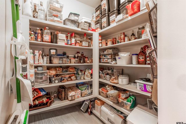 15326 Spring Oaks Dr, Lindale, TX 75771