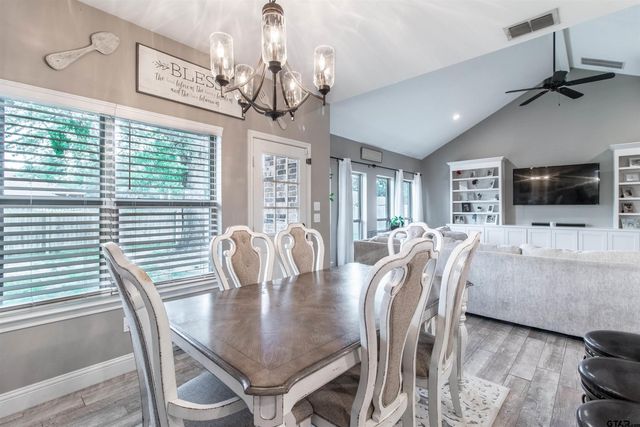 15326 Spring Oaks Dr, Lindale, TX 75771