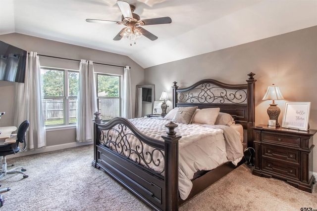 15326 Spring Oaks Dr, Lindale, TX 75771