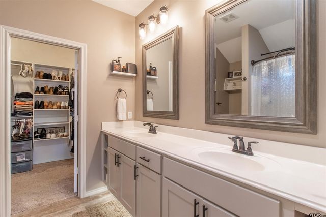 15326 Spring Oaks Dr, Lindale, TX 75771