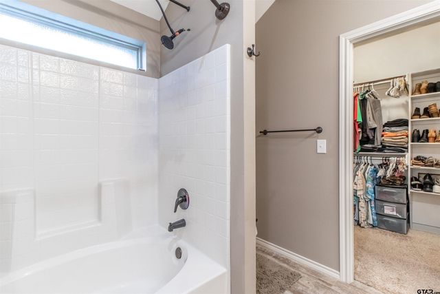 15326 Spring Oaks Dr, Lindale, TX 75771