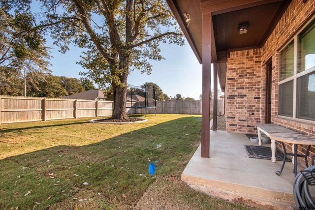 15326 Spring Oaks Dr, Lindale, TX 75771