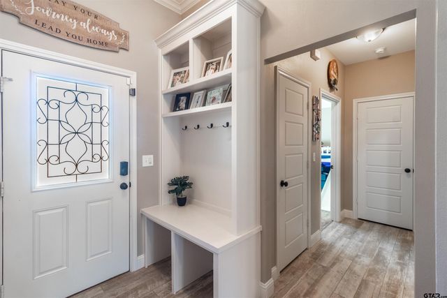 15326 Spring Oaks Dr, Lindale, TX 75771