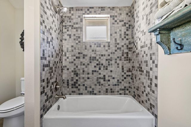 912 Romeria DR A, Austin, TX 78757