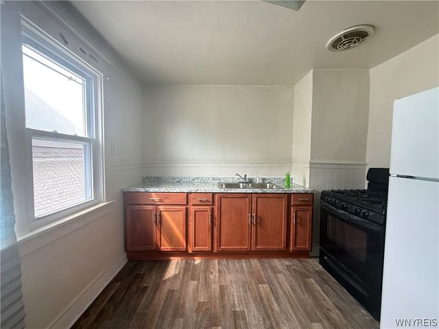 216 Newburgh Avenue, Buffalo, NY 14215