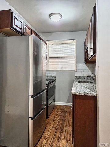3969 Potomac Street 1W, St Louis, MO 63116