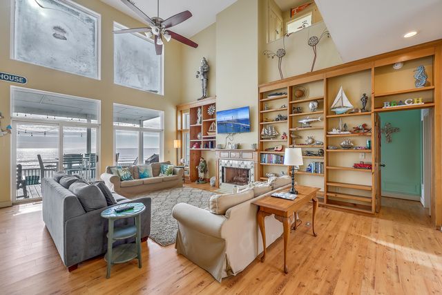 1621 E Ashley Avenue, Folly Beach, SC 29439