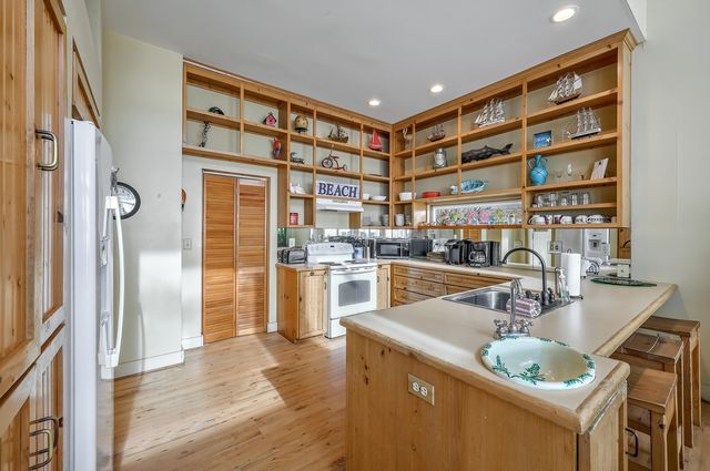 1621 E Ashley Avenue, Folly Beach, SC 29439