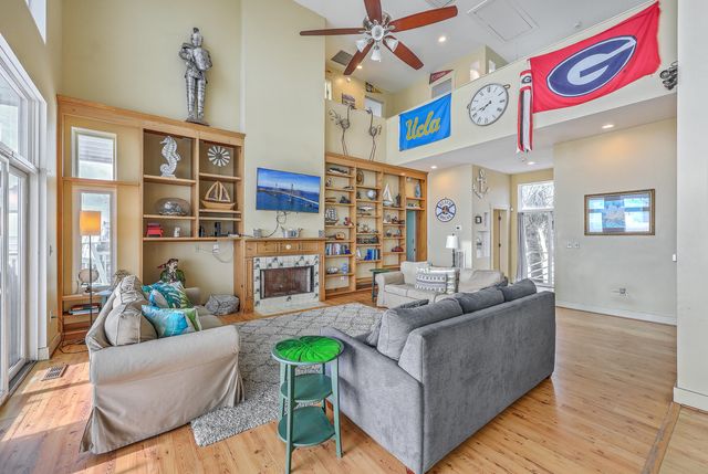 1621 E Ashley Avenue, Folly Beach, SC 29439