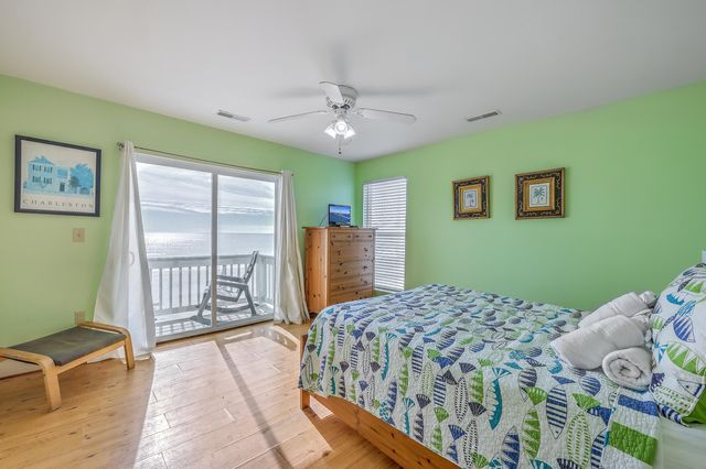 1621 E Ashley Avenue, Folly Beach, SC 29439