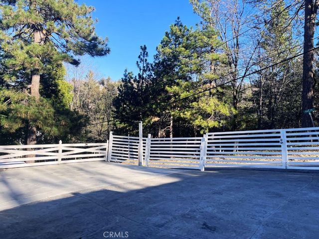 1350 Oak, Lake Arrowhead, CA 92352