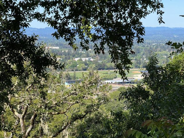 3580 Green Hill Dr, Santa Rosa, CA 95404