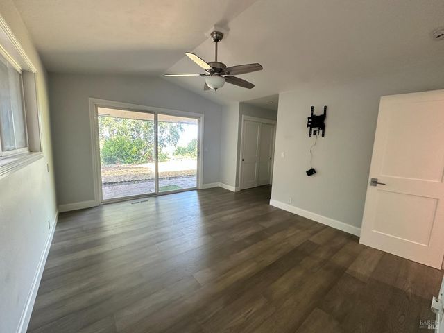 3580 Green Hill Dr, Santa Rosa, CA 95404