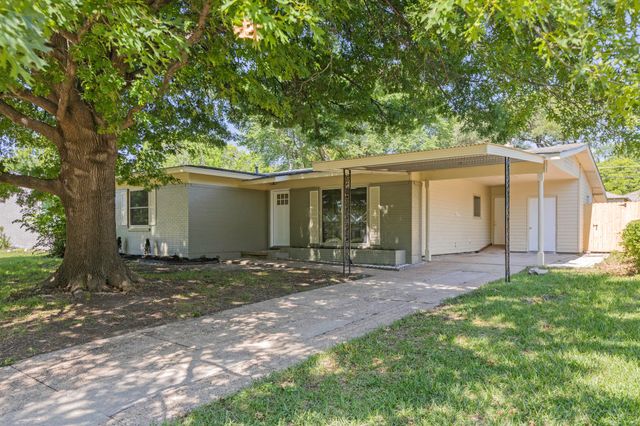 9745 Ash Creek Drive, Dallas, TX 75228