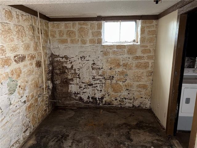 11524 Hackett Street, Sugar Creek, MO 64054