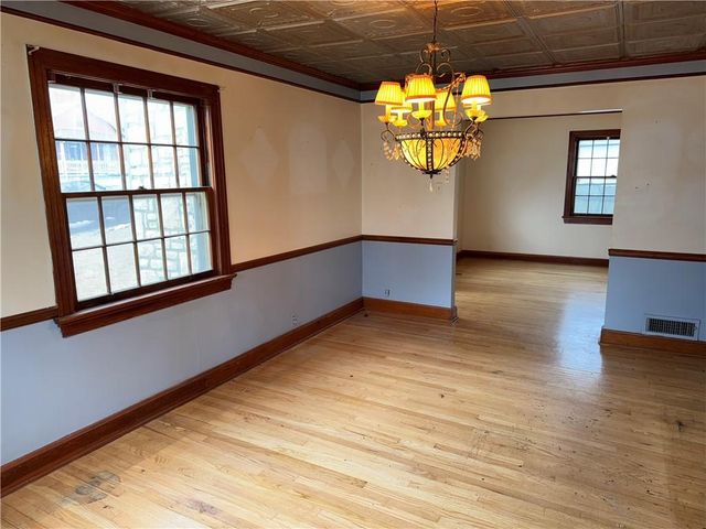 11524 Hackett Street, Sugar Creek, MO 64054