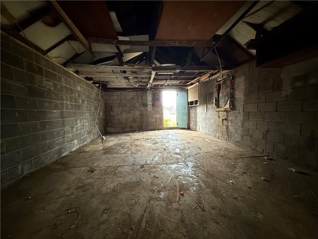 11524 Hackett Street, Sugar Creek, MO 64054