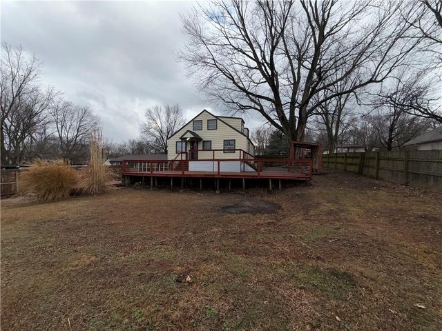 11524 Hackett Street, Sugar Creek, MO 64054