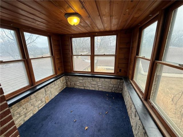 11524 Hackett Street, Sugar Creek, MO 64054