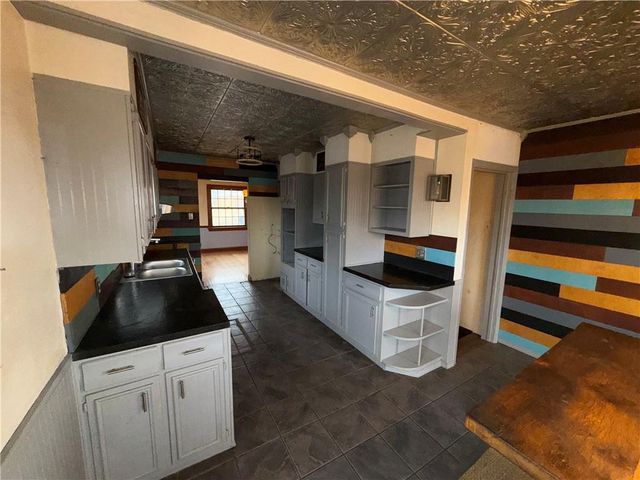 11524 Hackett Street, Sugar Creek, MO 64054