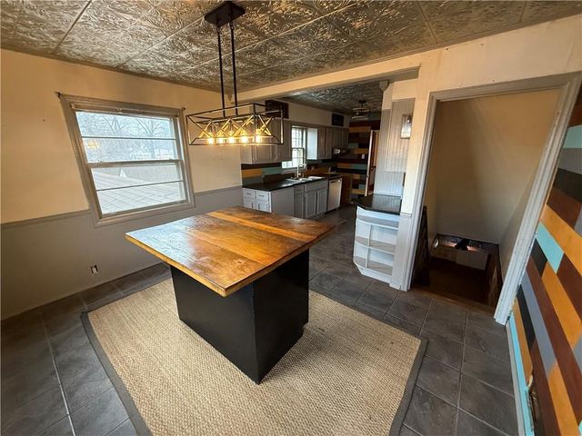 11524 Hackett Street, Sugar Creek, MO 64054