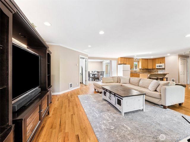 12117 179th Avenue SE, Renton, WA 98059