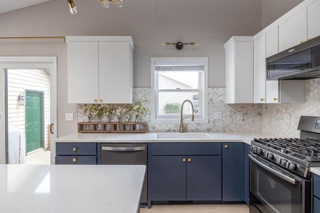 1005 FREEDOM AVENUE, Oshkosh, WI 54901