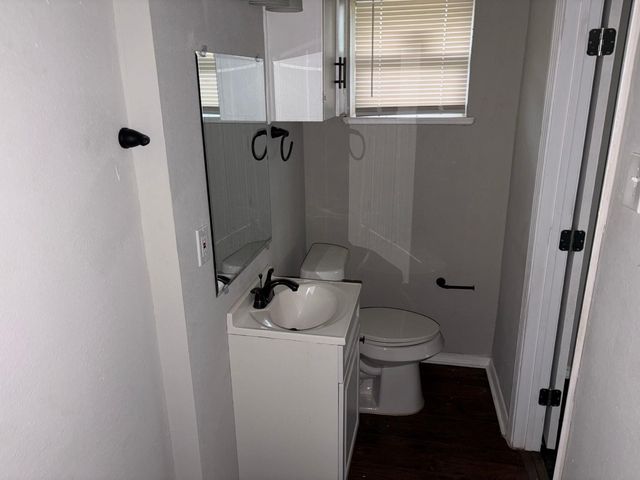 6122 Glenhurst Drive, Houston, TX 77033