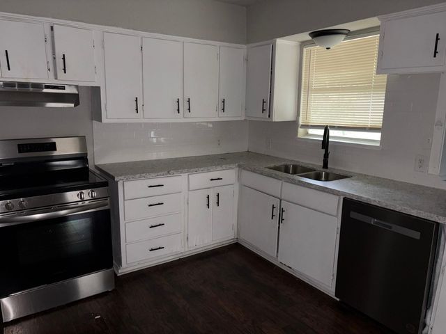 6122 Glenhurst Drive, Houston, TX 77033