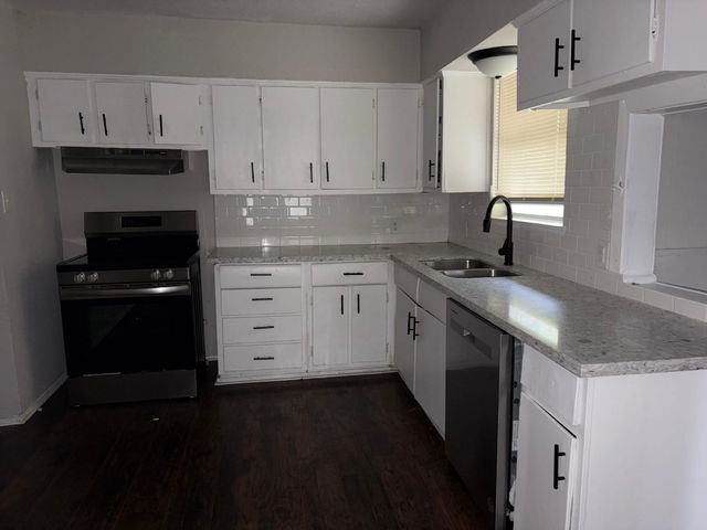 6122 Glenhurst Drive, Houston, TX 77033