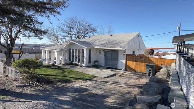 1010 E Terrace Ave, Moses Lake, WA 98837