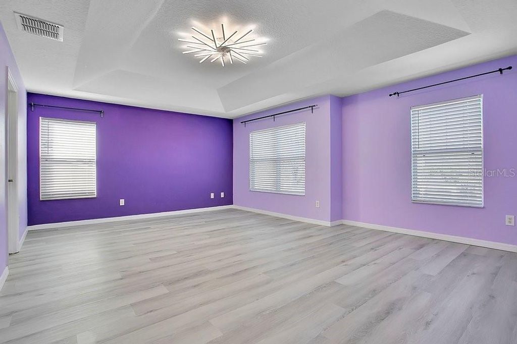 Image 16 of property listing at 14149 LAKE LIVE OAK DRIVE, Orlando, FL 32828