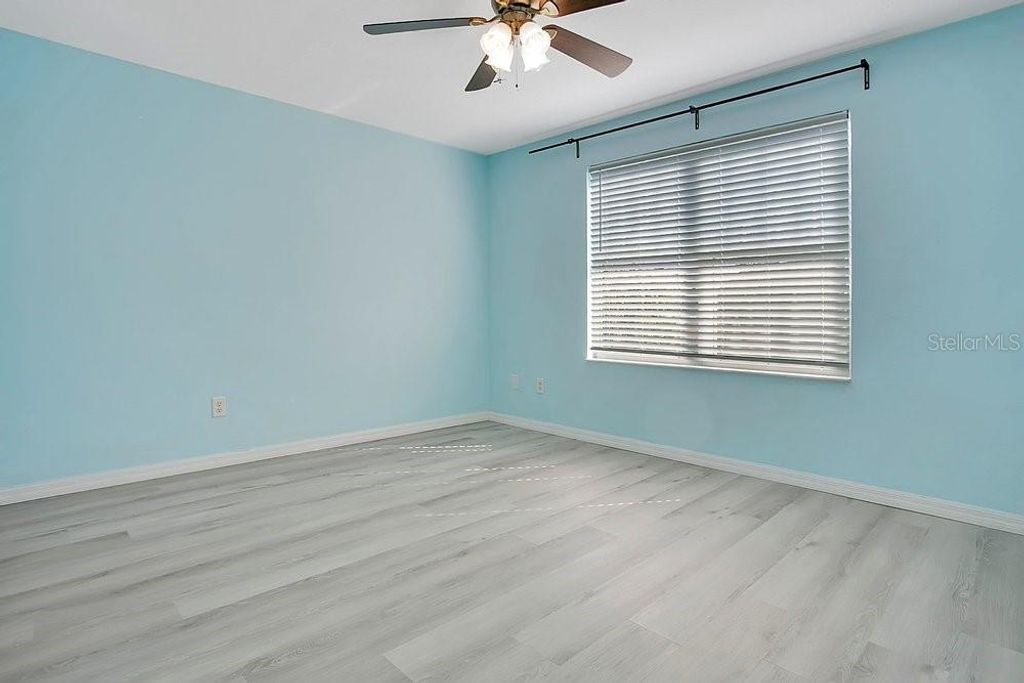 Image 21 of property listing at 14149 LAKE LIVE OAK DRIVE, Orlando, FL 32828