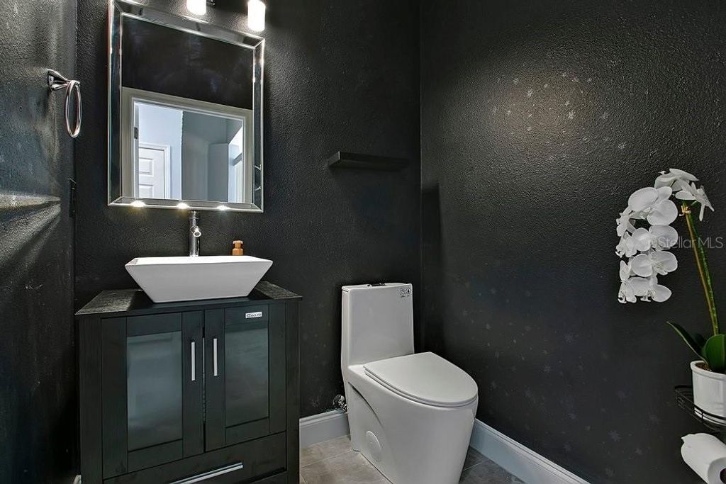 Image 22 of property listing at 14149 LAKE LIVE OAK DRIVE, Orlando, FL 32828