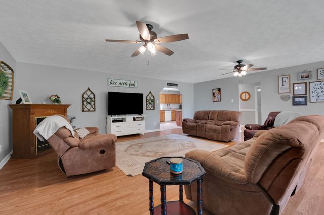 1936 Word Rd, Lewisburg, TN 37091
