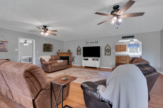 1936 Word Rd, Lewisburg, TN 37091