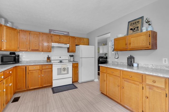 1936 Word Rd, Lewisburg, TN 37091