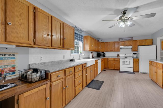 1936 Word Rd, Lewisburg, TN 37091