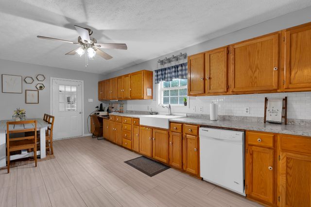 1936 Word Rd, Lewisburg, TN 37091