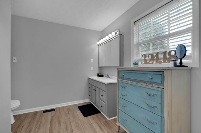 1936 Word Rd, Lewisburg, TN 37091
