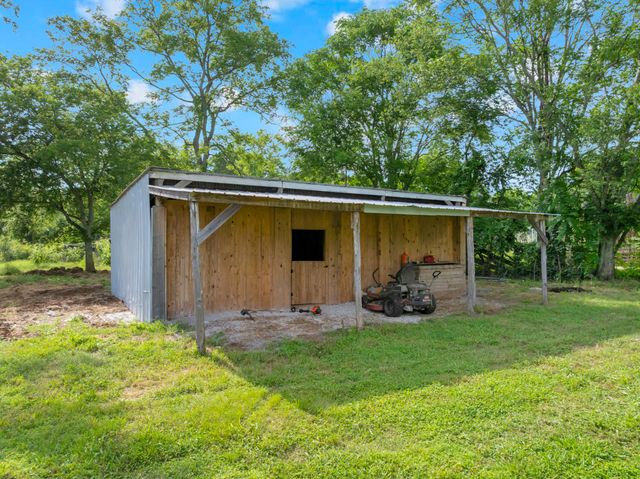 1936 Word Rd, Lewisburg, TN 37091