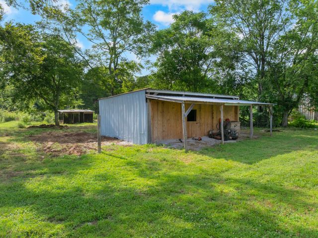 1936 Word Rd, Lewisburg, TN 37091