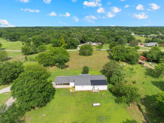 1936 Word Rd, Lewisburg, TN 37091