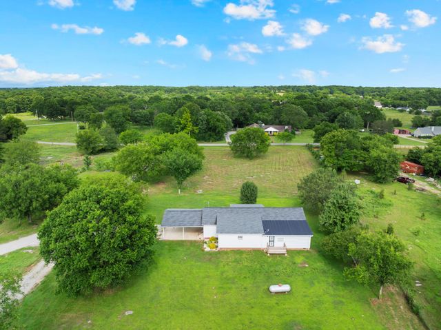 1936 Word Rd, Lewisburg, TN 37091