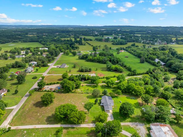 1936 Word Rd, Lewisburg, TN 37091