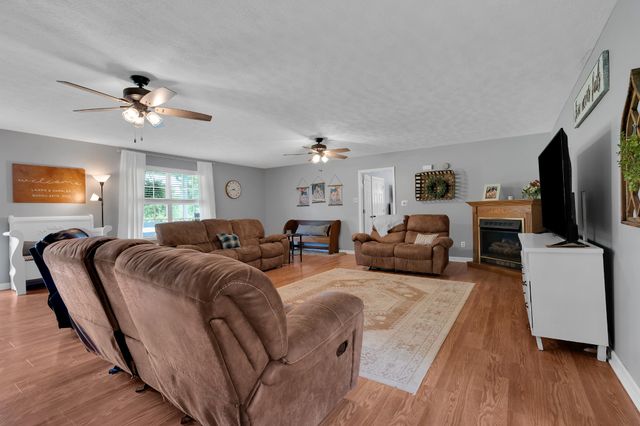 1936 Word Rd, Lewisburg, TN 37091