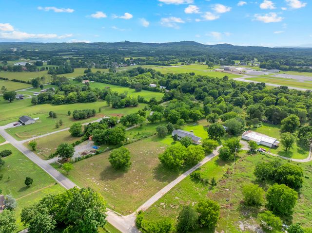 1936 Word Rd, Lewisburg, TN 37091