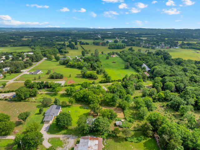 1936 Word Rd, Lewisburg, TN 37091