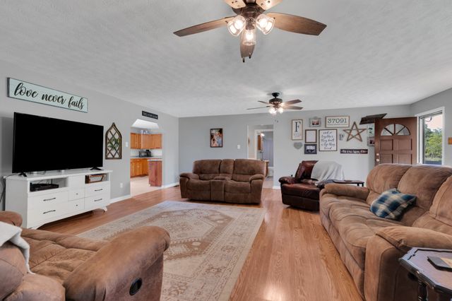 1936 Word Rd, Lewisburg, TN 37091