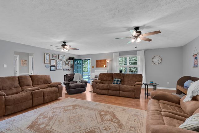 1936 Word Rd, Lewisburg, TN 37091